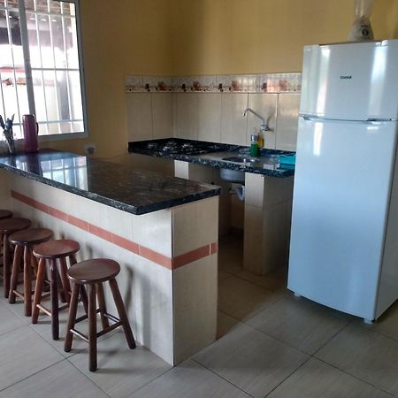Chale No Condominio Verde Mar Na Praia Da Cocanha カラグァタトゥバ エクステリア 写真