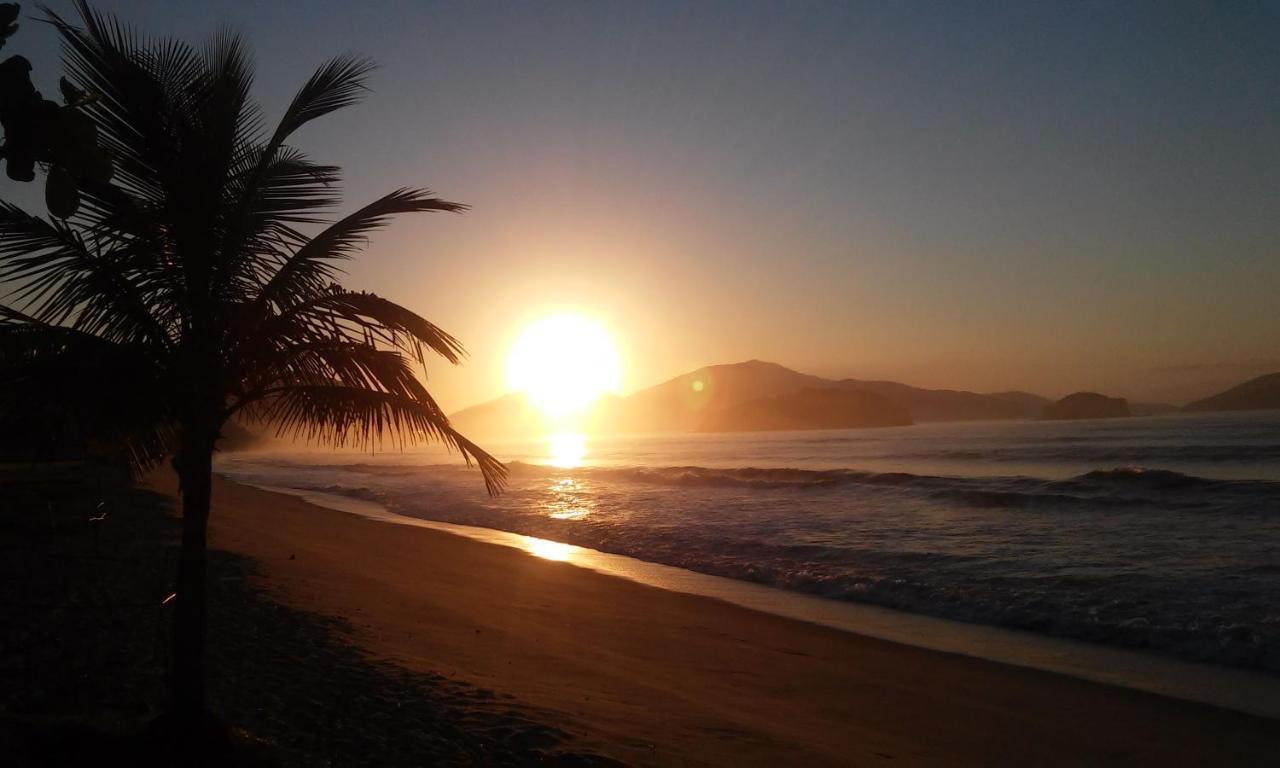 Chale No Condominio Verde Mar Na Praia Da Cocanha カラグァタトゥバ エクステリア 写真