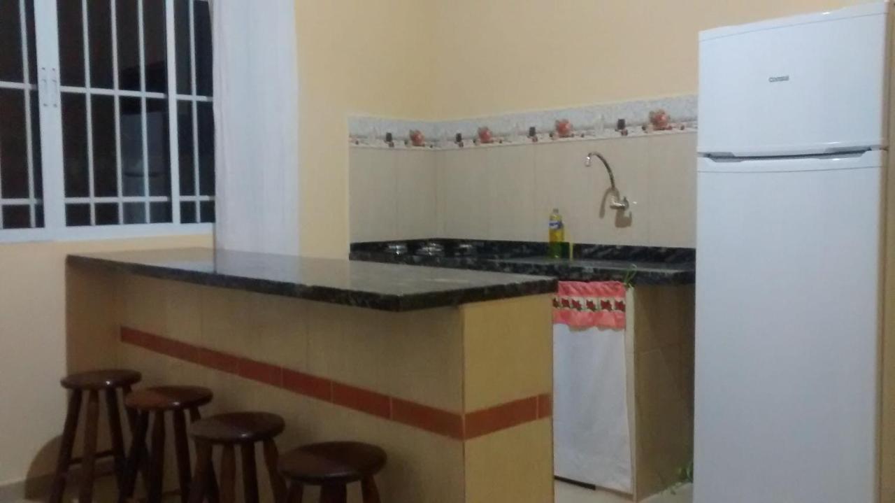 Chale No Condominio Verde Mar Na Praia Da Cocanha カラグァタトゥバ エクステリア 写真